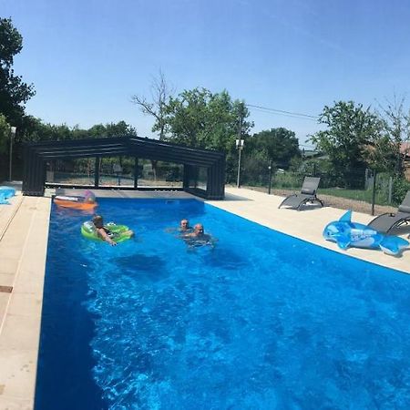 Alaguyauder Le Kota Bed & Breakfast Chatillon-sur-Broue Exterior foto
