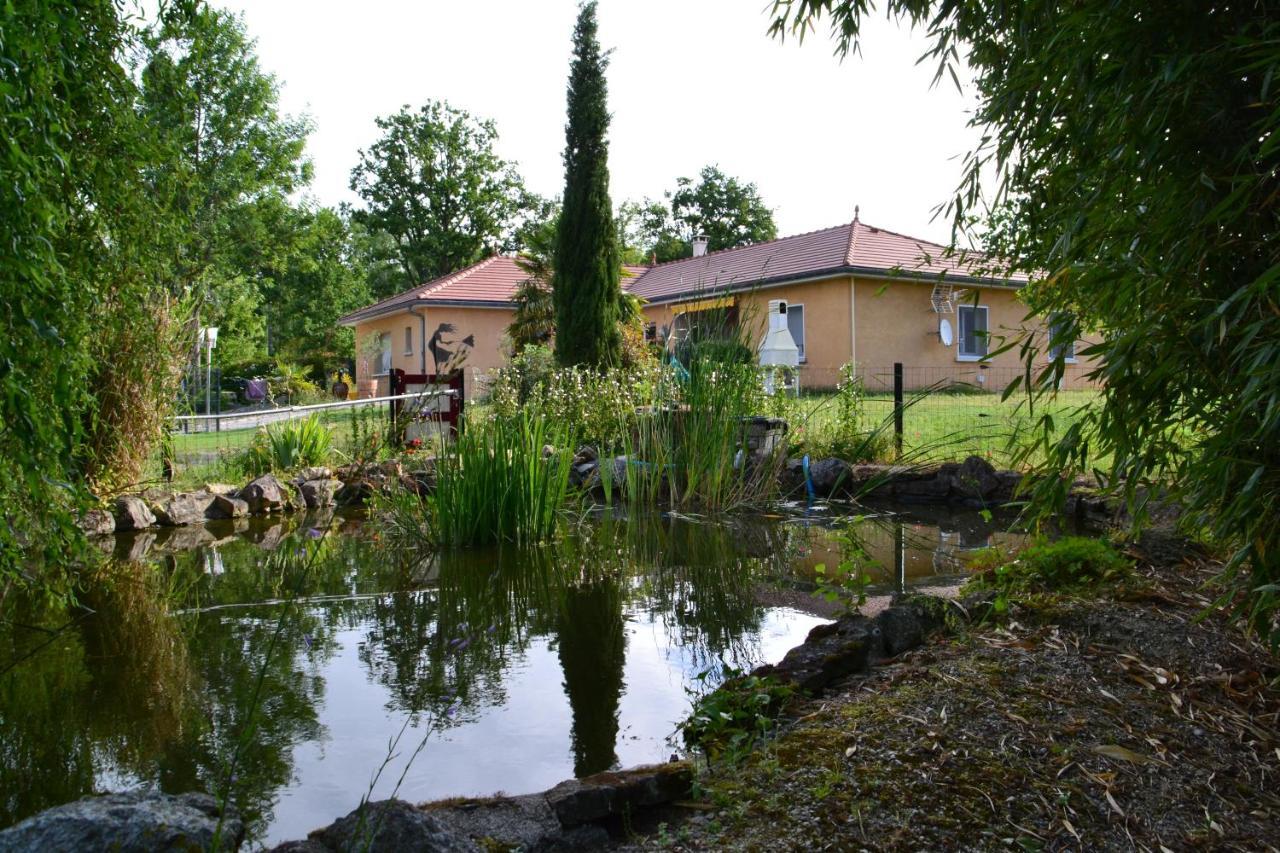 Alaguyauder Le Kota Bed & Breakfast Chatillon-sur-Broue Exterior foto