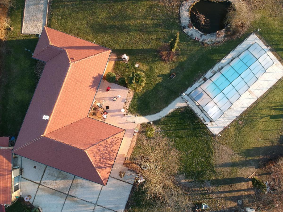 Alaguyauder Le Kota Bed & Breakfast Chatillon-sur-Broue Exterior foto
