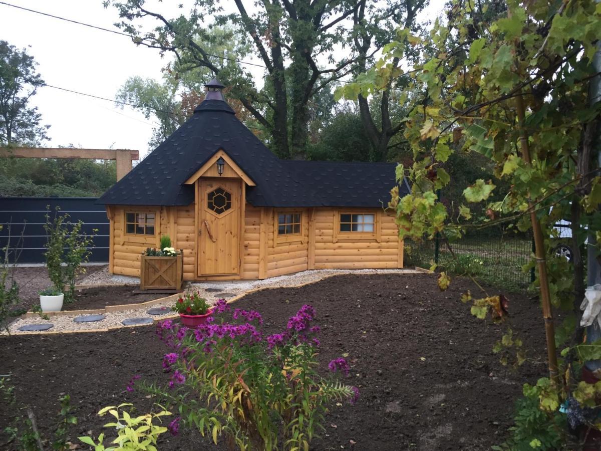 Alaguyauder Le Kota Bed & Breakfast Chatillon-sur-Broue Exterior foto